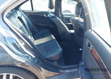 2013 Mercedes-Benz C 300 Sport 4Matic из США, поврежденный, VIN WDDGF8AB7DR261127